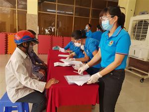 Người lao động được hỗ trợ cao nhất 3,3 triệu đồng từ 30.000 tỉ đồng Quỹ bảo hiểm thất nghiệp