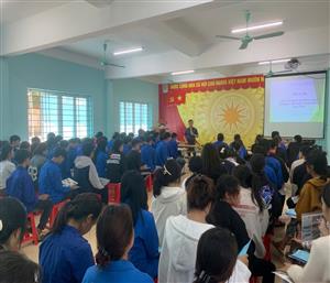 Tổ chức hội nghị tư vấn định hướng nghề nghiệp cho học sinh khối lớp 12 tại huyện Yên Minh và Quản Bạ